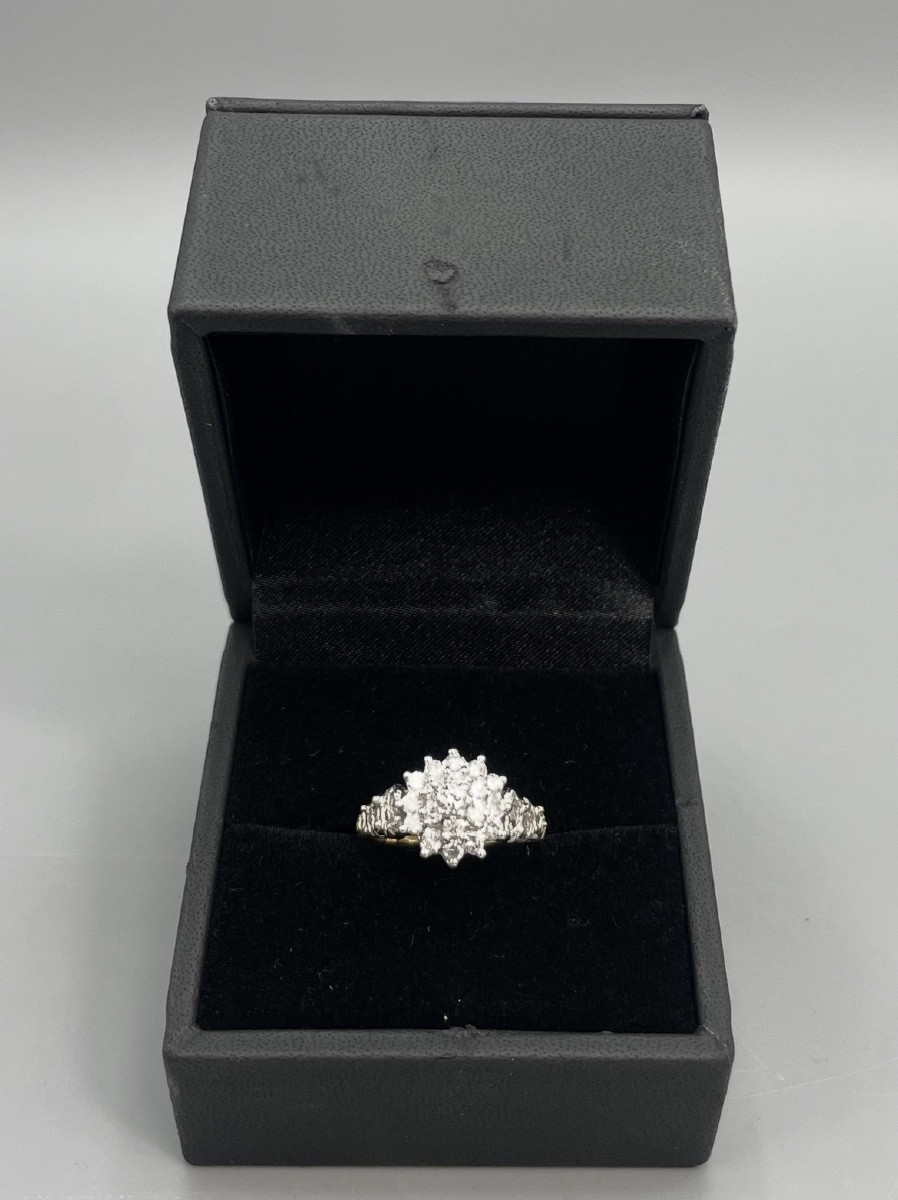 Bague en or blanc 18 carats sertie de diamants, motif floral-photo-2
