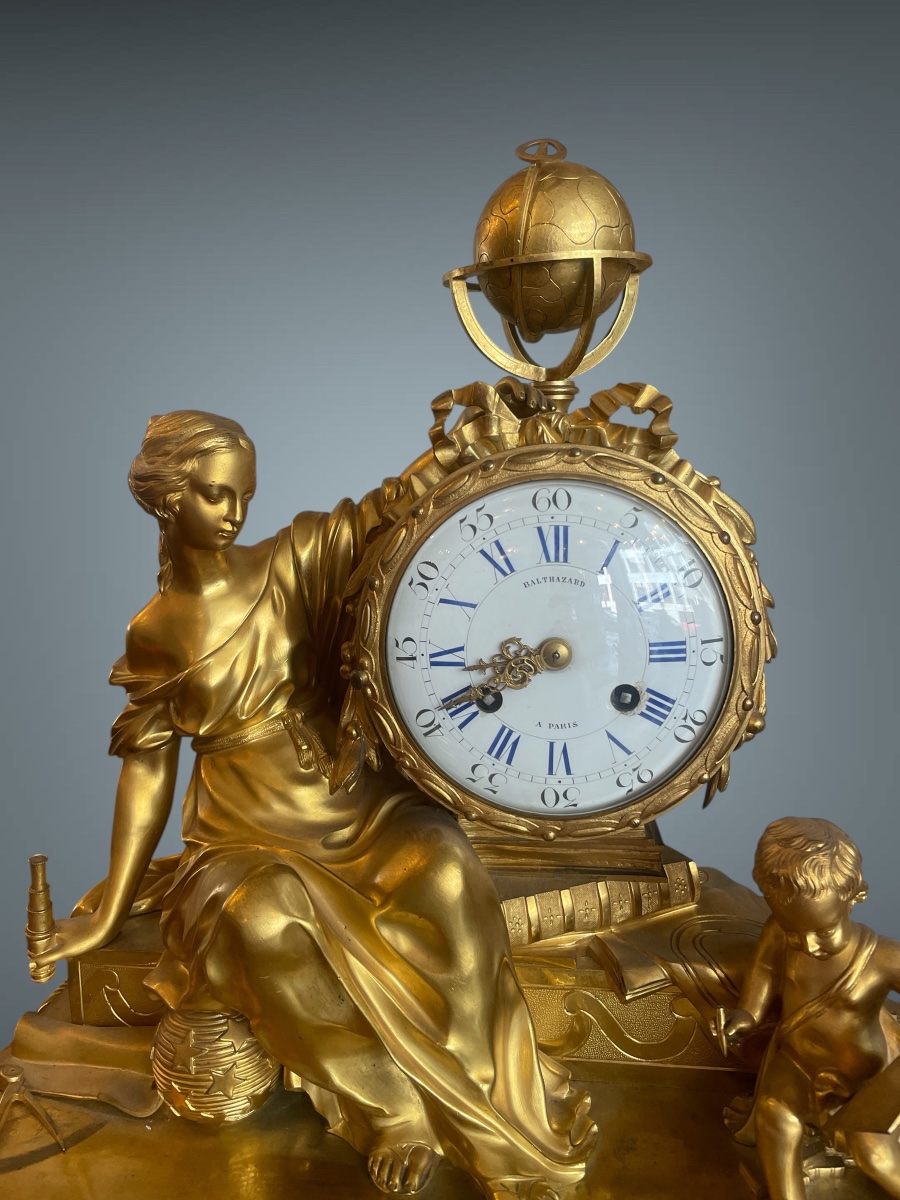 Important Gilded Bronze Clock Signed -photo-2