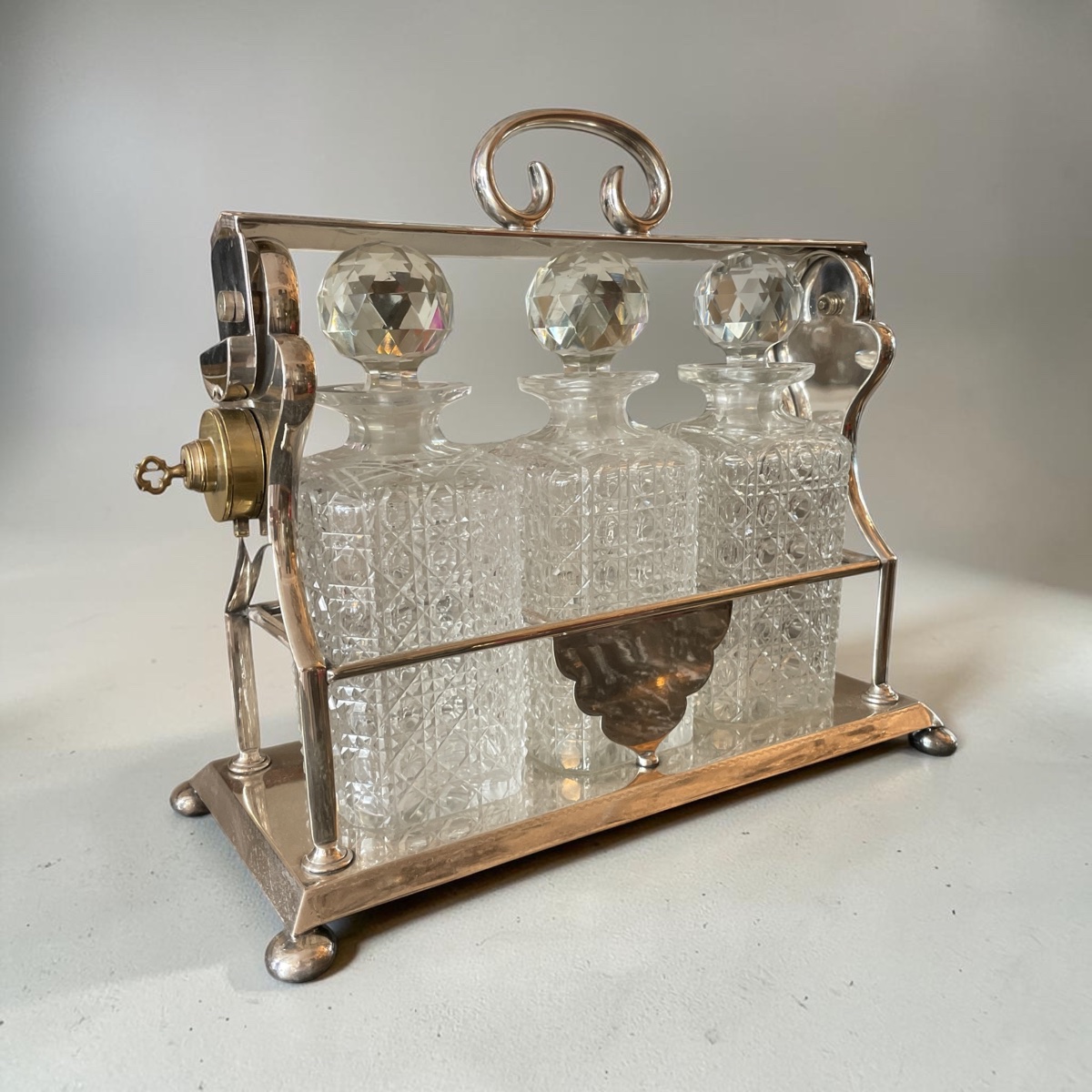 Tantalus In Silver-plated Metal And Cut Crystal 19th Century / Early 20th Century