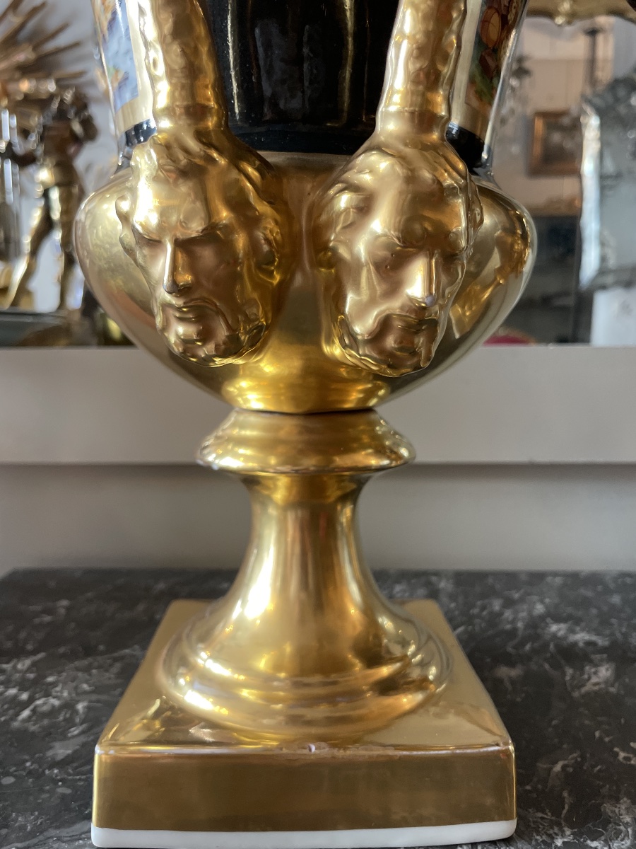 Exceptionnelle paire de vases en porcelaine de Vieux Paris, XIXe siècle, de forme Médicis sur p-photo-4