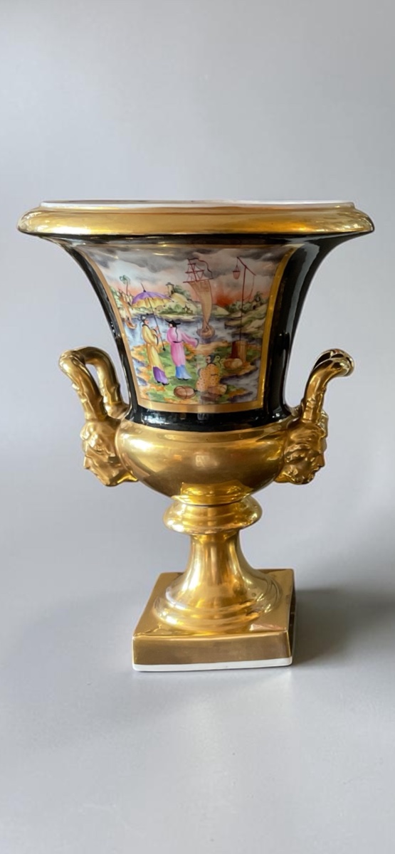 Exceptionnelle paire de vases en porcelaine de Vieux Paris, XIXe siècle, de forme Médicis sur p-photo-5