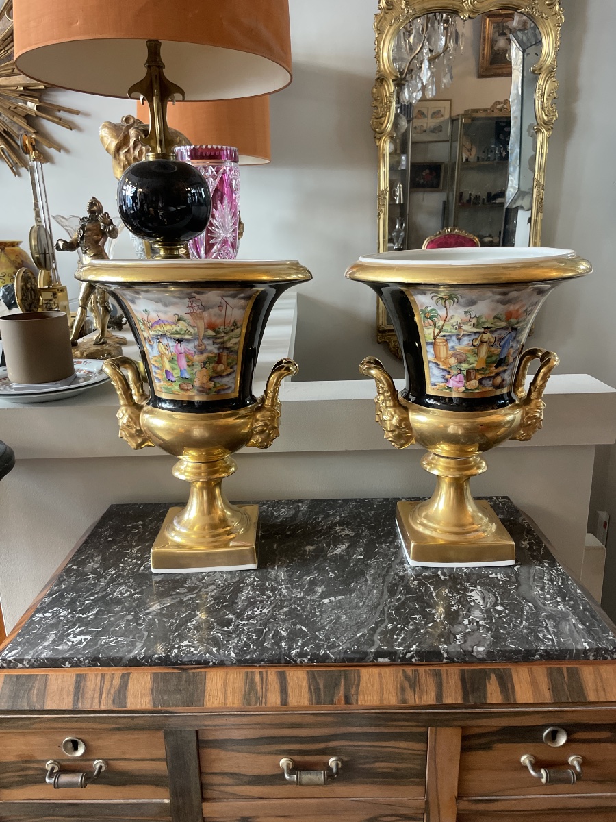 Exceptionnelle paire de vases en porcelaine de Vieux Paris, XIXe siècle, de forme Médicis sur p-photo-8
