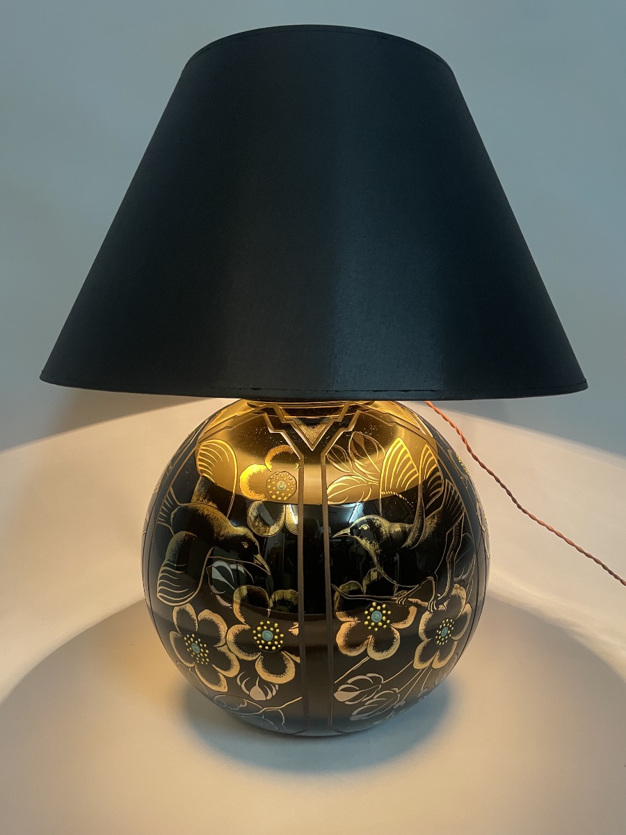 lampe Art Déco en verre noir gravé et doré, signée Scailmont – Belgique, vers 1930