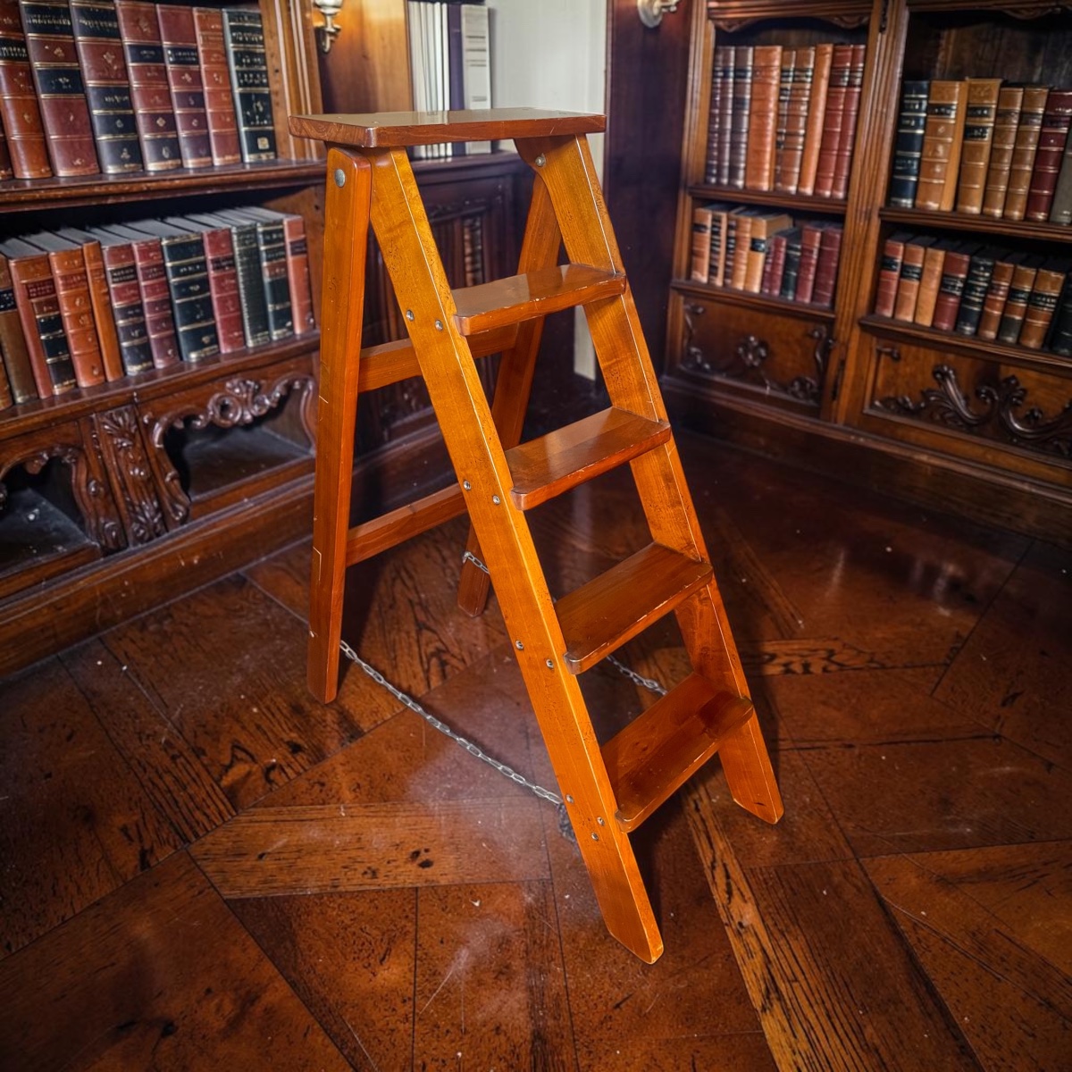 Escabeau de bibliothèque pliant Lovelock en acajou – Angleterre XIX Siècle 