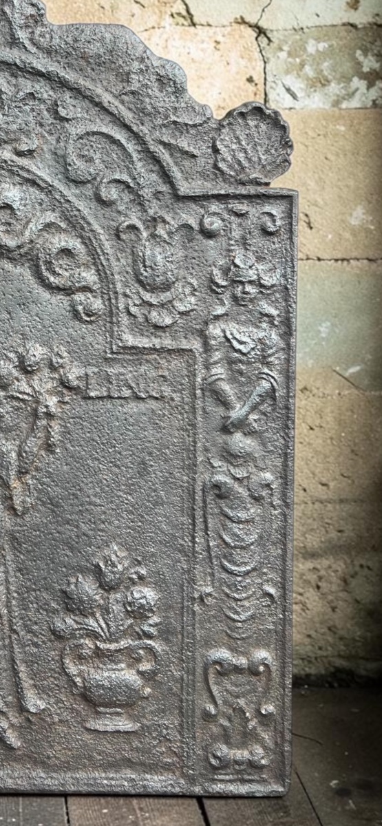 Taque de cheminée en fonte à décor allégorique – XVIIᵉ siècle-photo-3