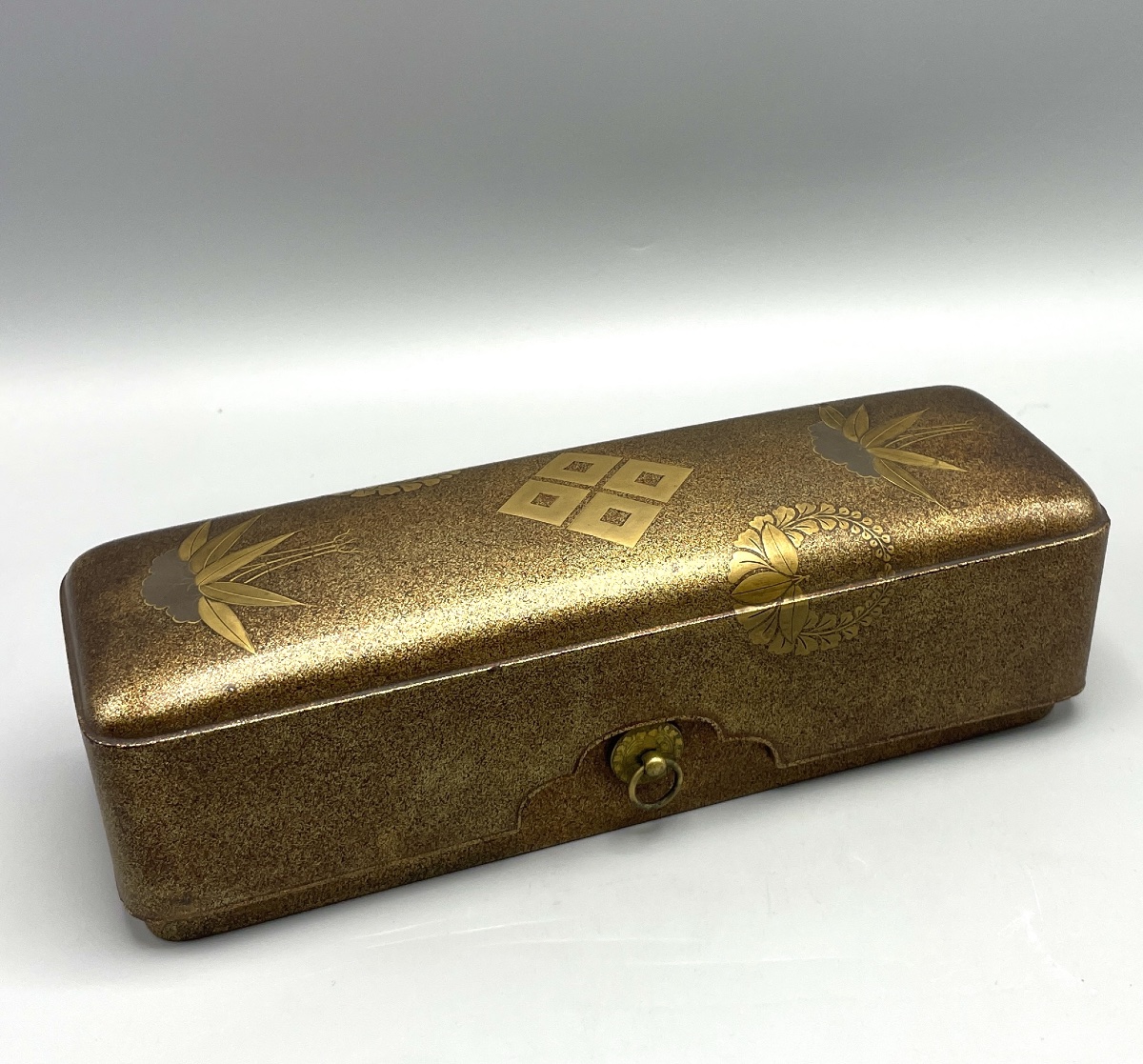 Coffret japonais en laque dorée à décor floral – Japon, fin du XIXe siècle-photo-3