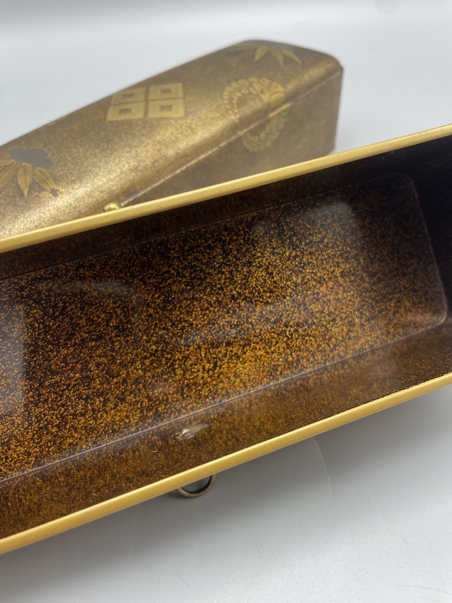 Coffret japonais en laque dorée à décor floral – Japon, fin du XIXe siècle-photo-8