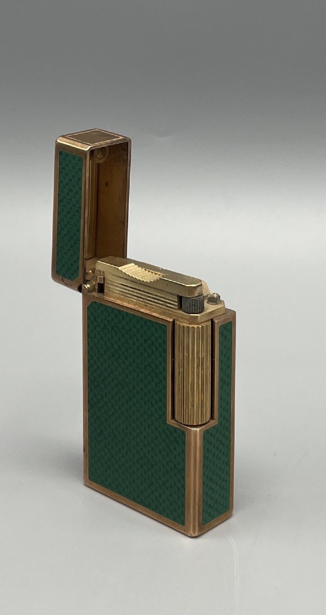 Briquet S.T. Dupont Paris – Laque verte et métal doré