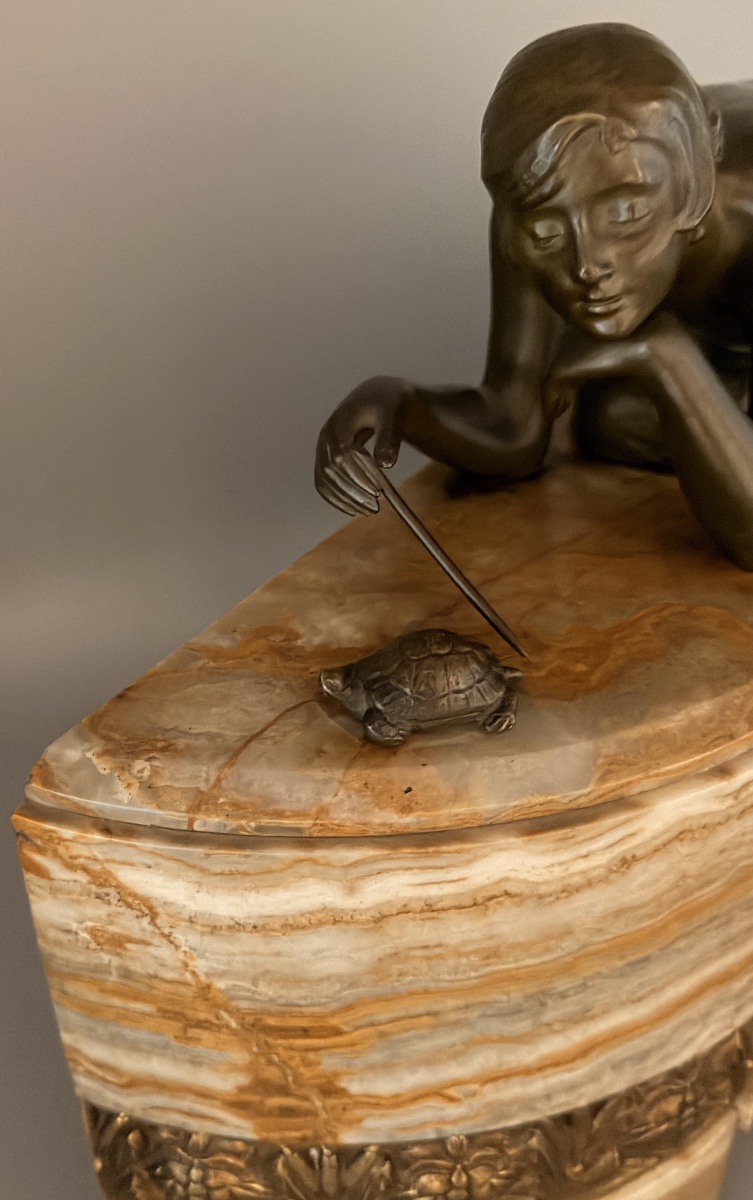 Art Deco Onyx And Bronze Clock Signed By M. Charny – The Young Woman With The Turtle-photo-2