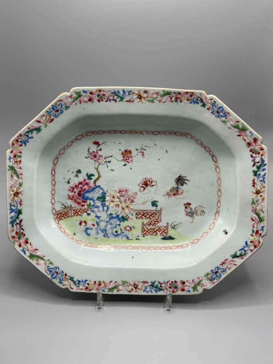 Plat Octogonal  En Porcelaine, Chine, Famille Rose XVIII Siècle, époque Quianlong 1736-1795 