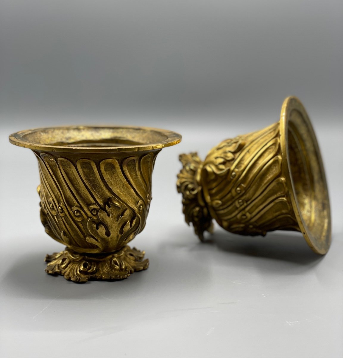 Pair Of Urn In Gilt Bronze XIX Century