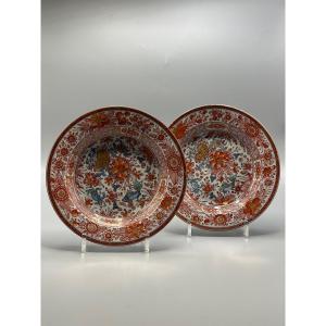 Paire  d’Assiettes Creuses En Porcelaine De Chine rouge  De Fer XVIII Siècle 