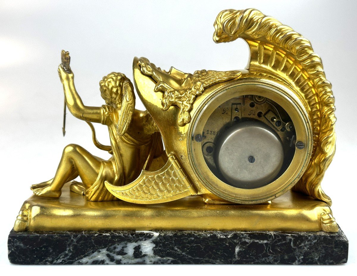 Empire Clock Cupid Under The Helmet Of Minerva 19th Century Gilt- Brozne Marble-photo-4