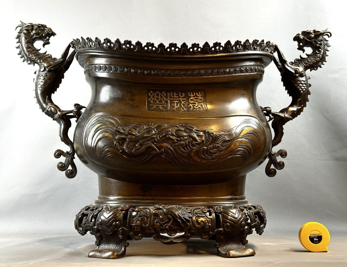 Impressive Japanese Bronze Vase Meiji Period 19th