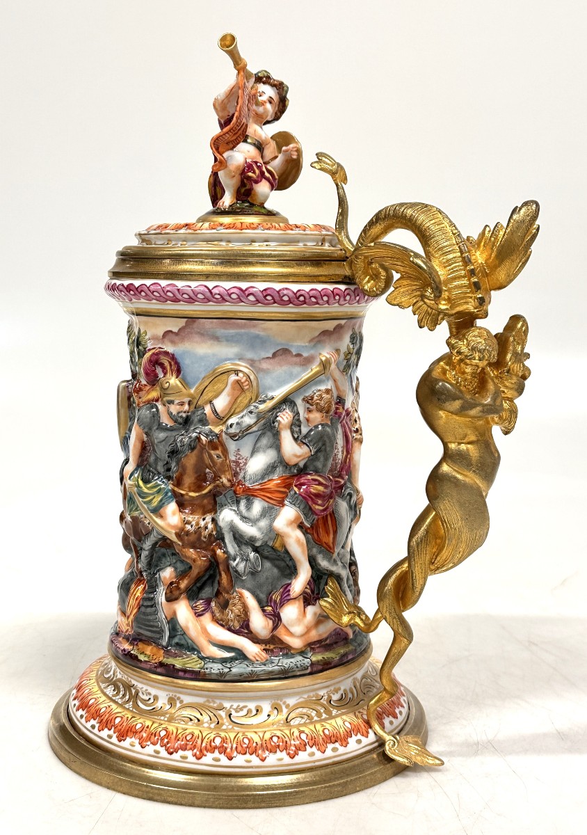 Chope En Porcelaine Montée En Bronze Doré De Capodimonte XIXe Siècle