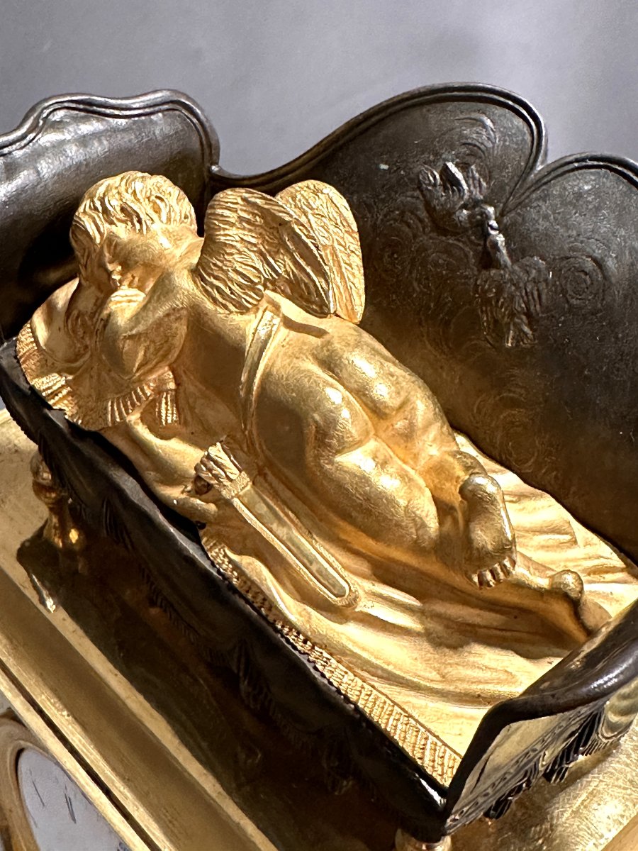 Pendule Portique en Bronze Doré époque Empire début XIXᵉ siècle-photo-4