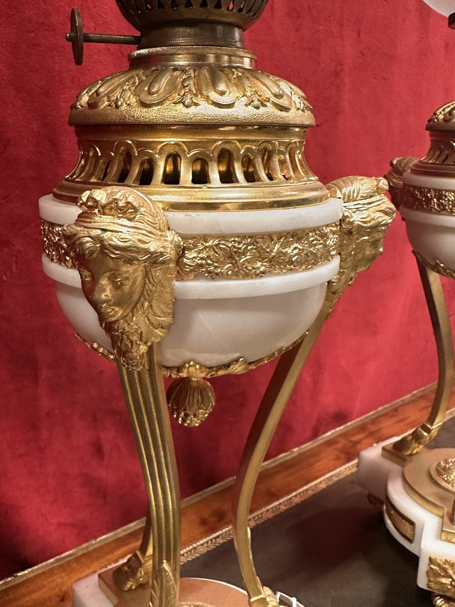 Pair Of Louis XVI Style Gilt Bronze And White Marble Lamps-photo-3