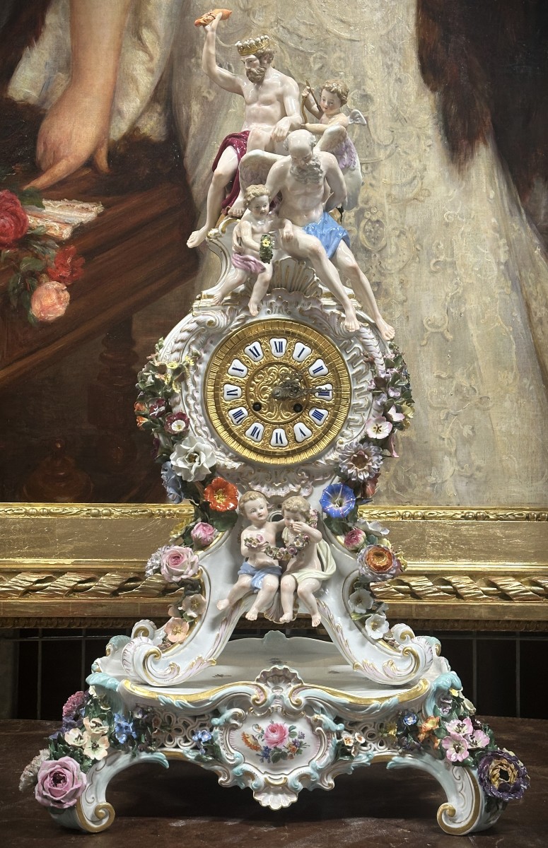 Grande Pendule de Cheminée Meissen avec Socle Modèle Figuratif 77 cm 19ème siècle