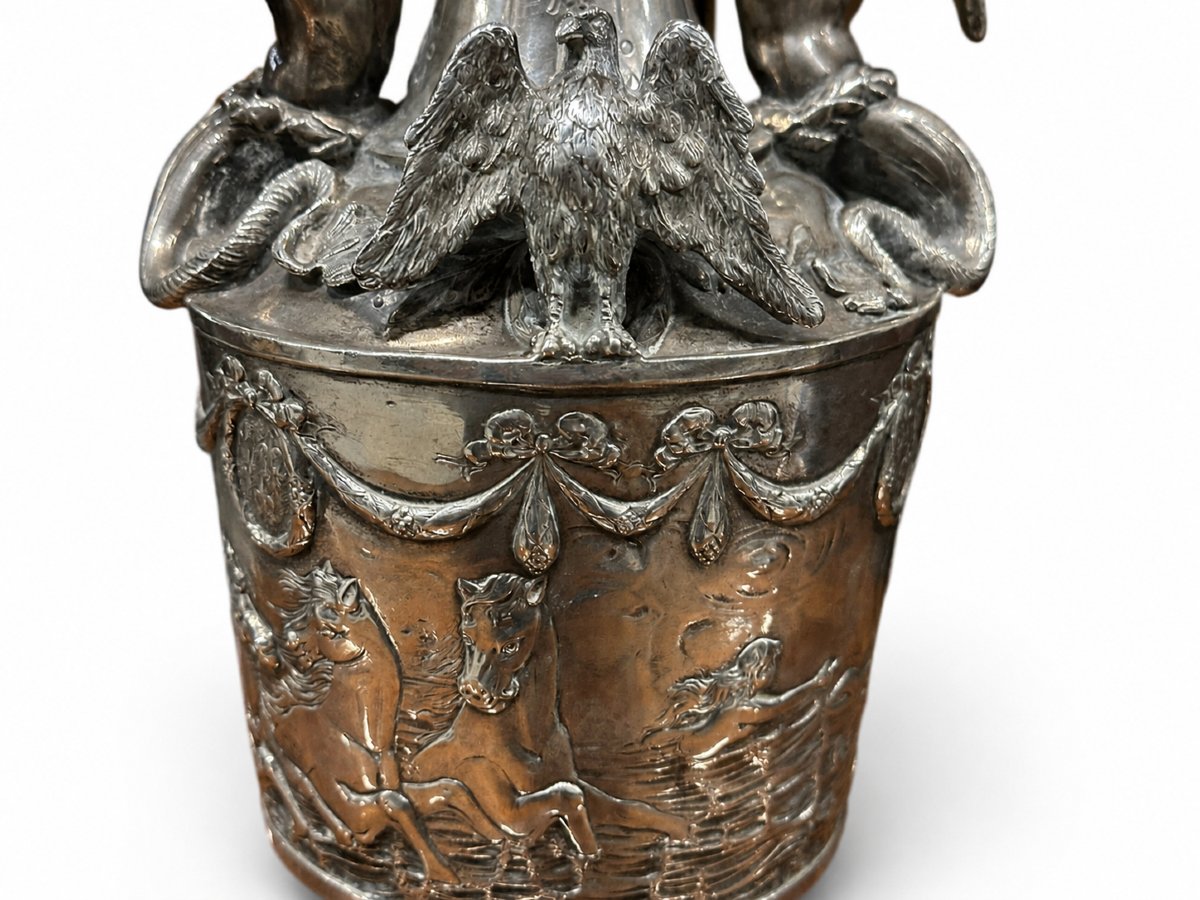 Vase-Carafe Décoratif En Argent .800, Décor Aux Tritons Et À L’Aigle 1.45kg-photo-3