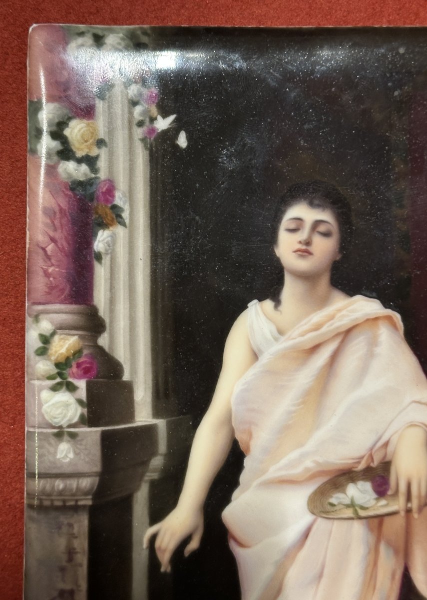 Plaque en Porcelaine, “Nydia l’aveugle”, signée Wells-photo-3