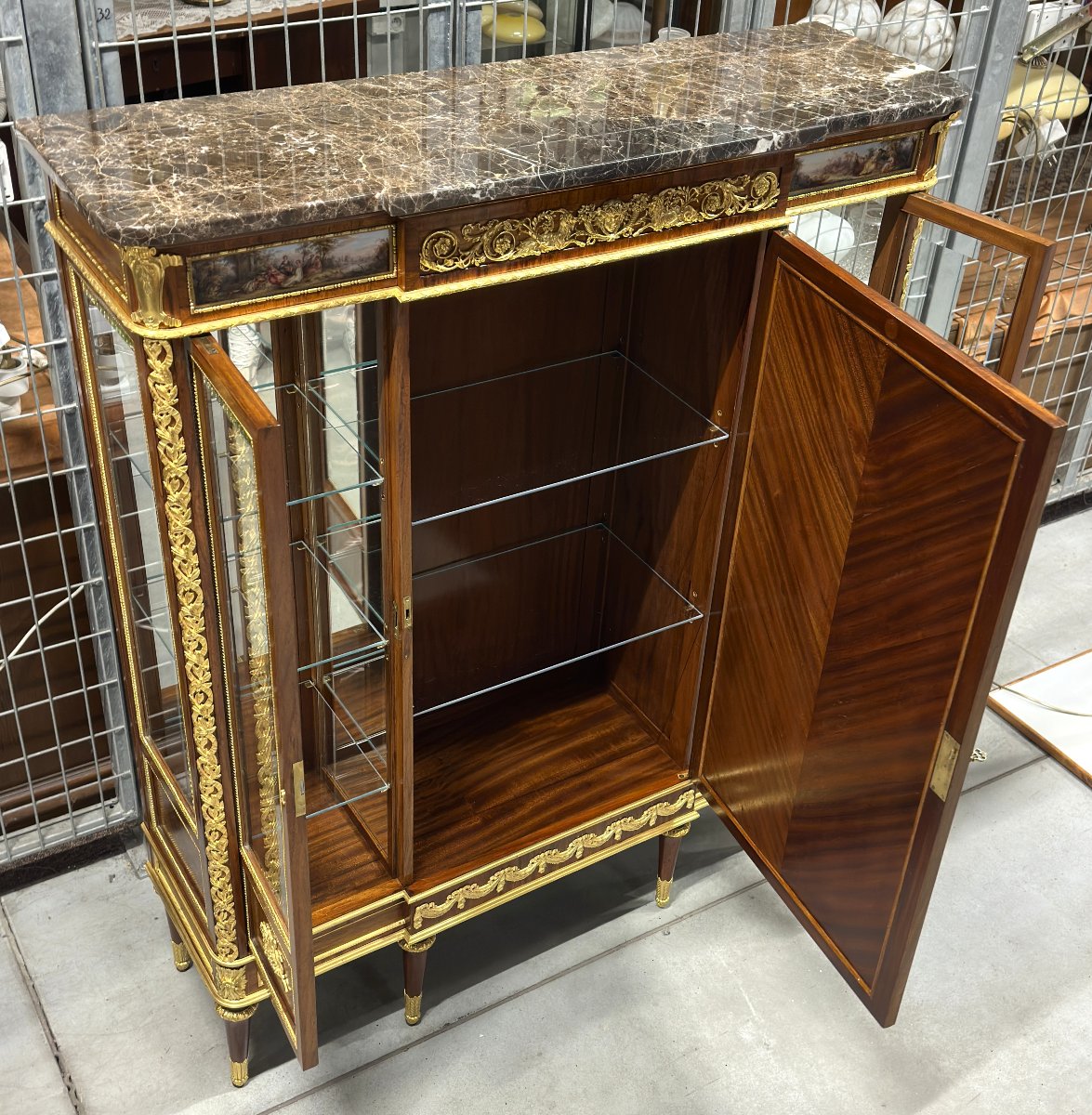 Important Vitrine By J. Zwiener, Louis XVI Style, Palissandre Gilt-bronze And Meissen Porcelain-photo-7