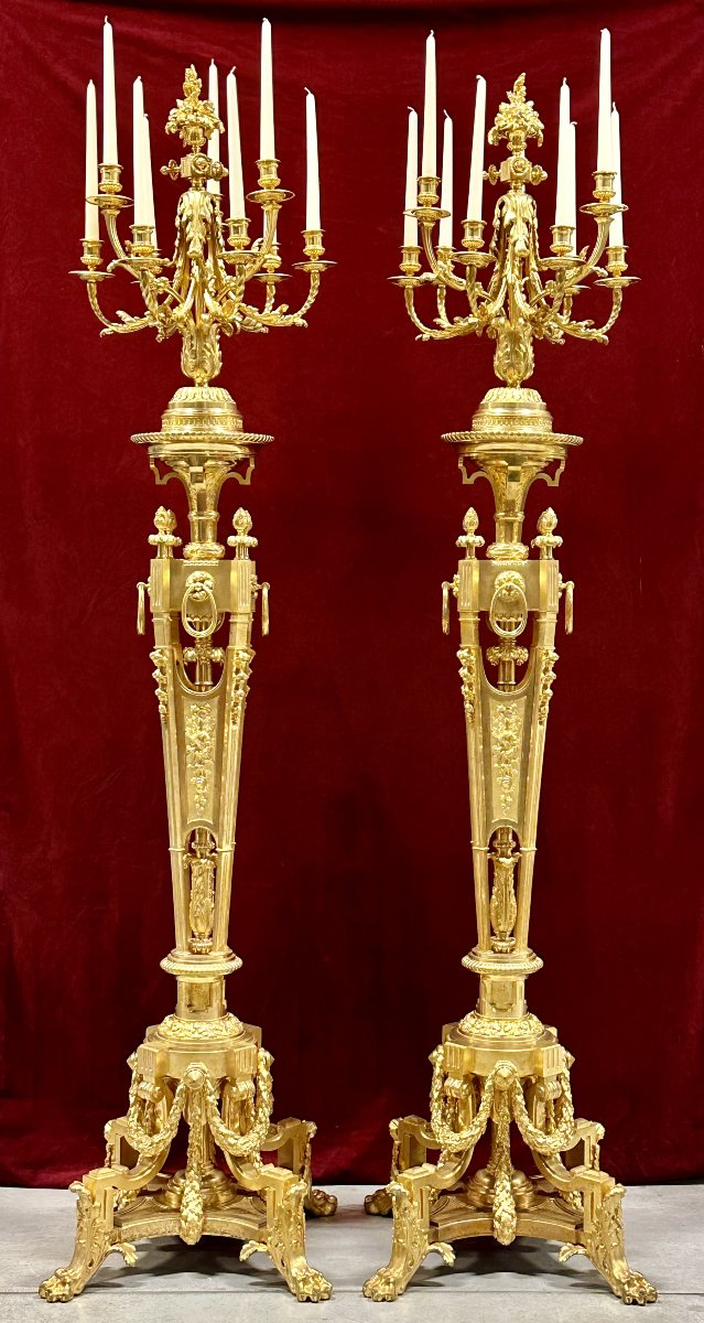 Important Paire De Torchères De Style Louis XVI En Bronze Doré, France, Vers 1880