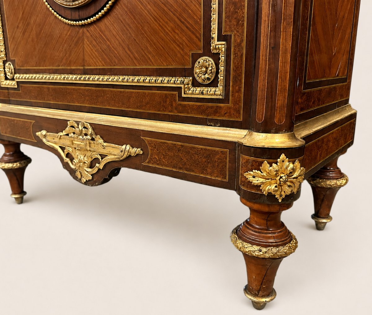 Vitrine Napoléon III en Placage et Bronze Doré, att. à François Linke-photo-7