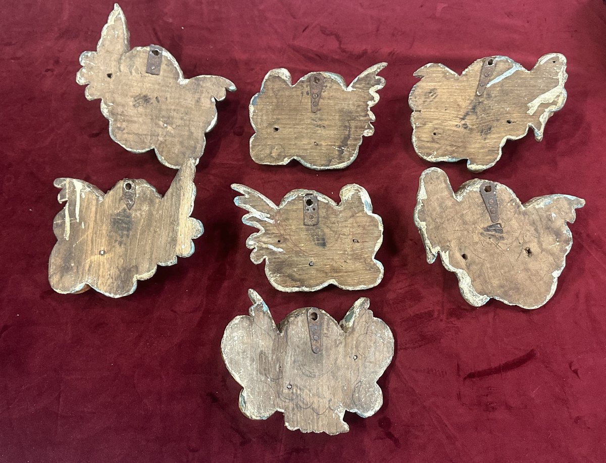 Ensemble de Sept Têtes d’Angelots Ailées en Bois Sculpté Polychrome, XVIIIe siècle-photo-3