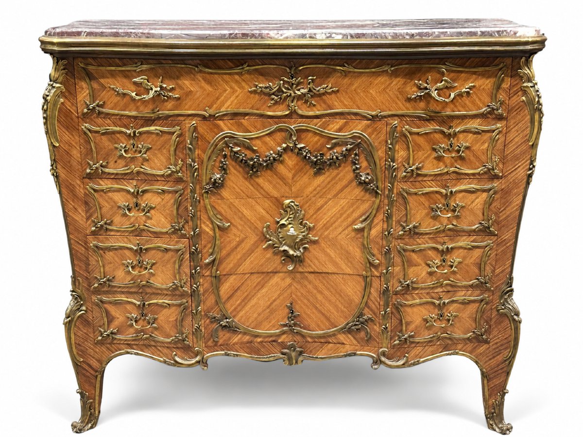 François Linke — Commode de Style Louis XV en Bois de Placage, Bronze Doré et Marbre