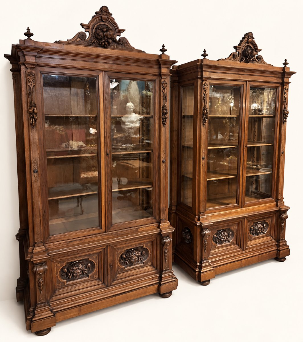 Paire de Grandes  Bibliothèques Néo-Renaissance en Noyer Massif, fin XIXe siècle