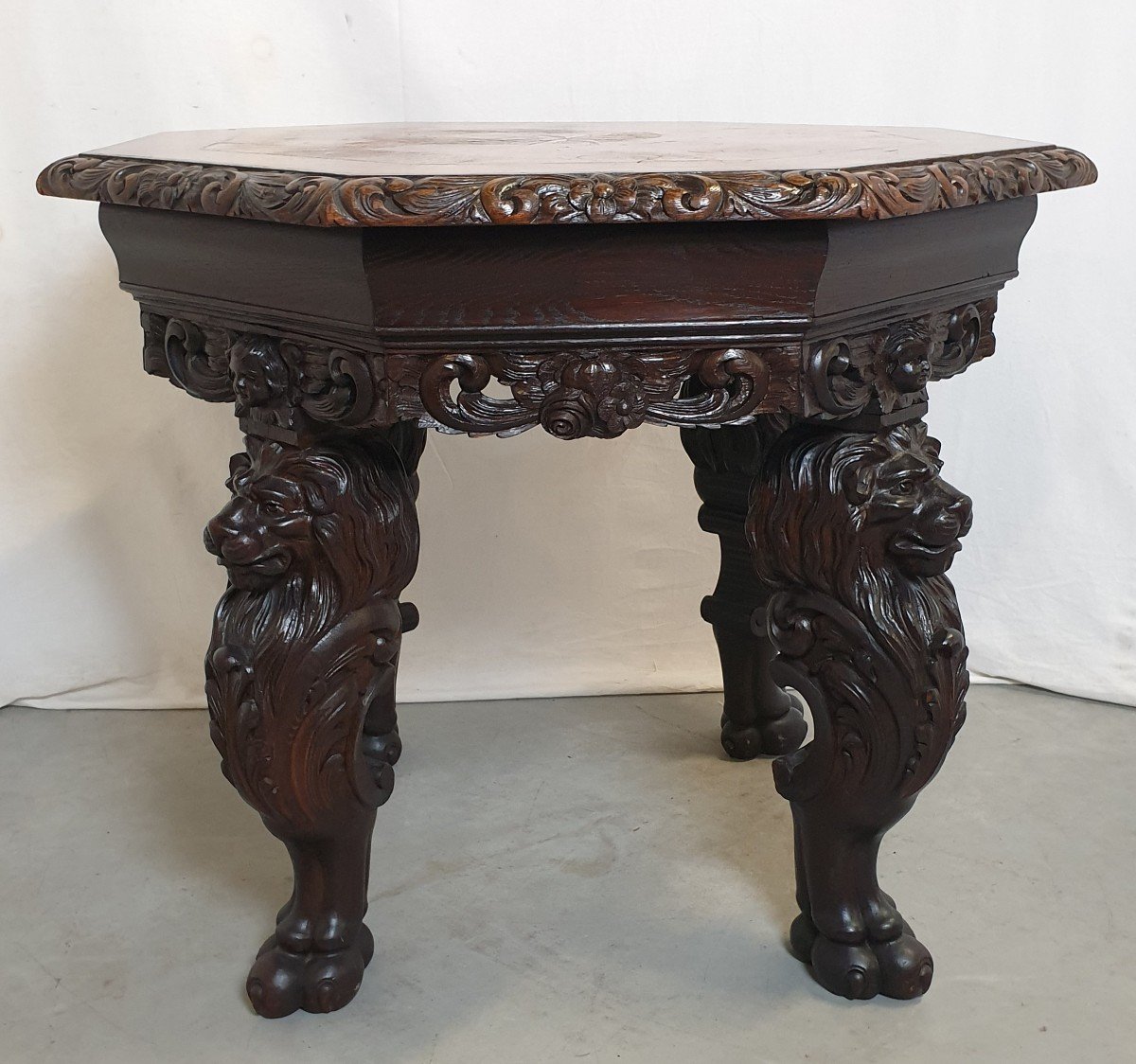 19th Century Richly Carved Walnut Table-photo-4