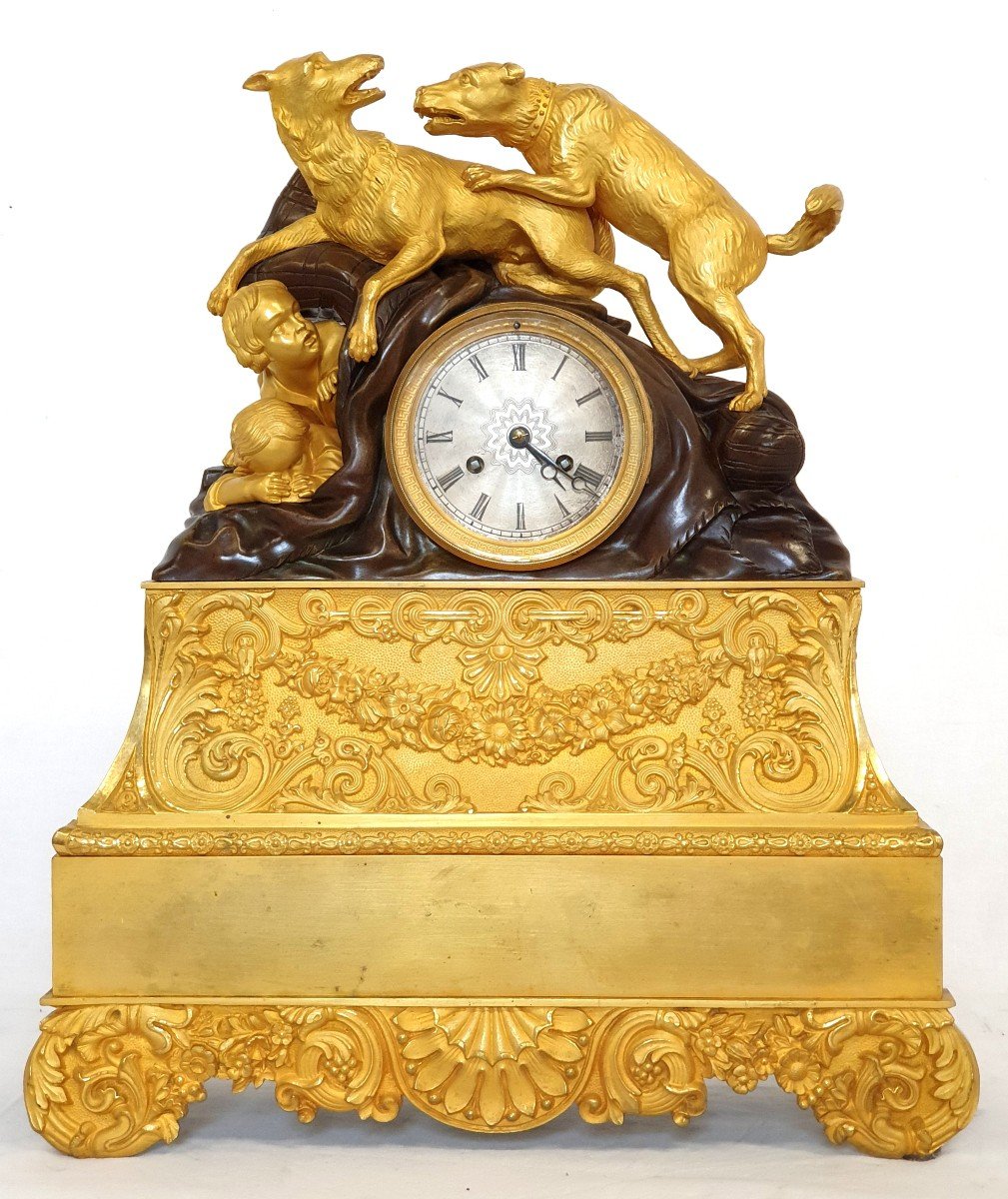 Pendule Charles X Chiens Et Amores Bronze DorÉ 1830