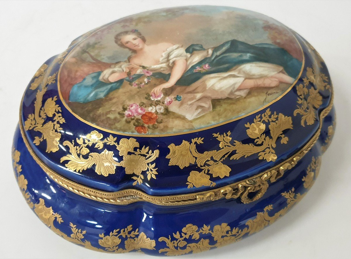 Boîte En Porcelaine De Sèvres 30 X 23 Cm-photo-8