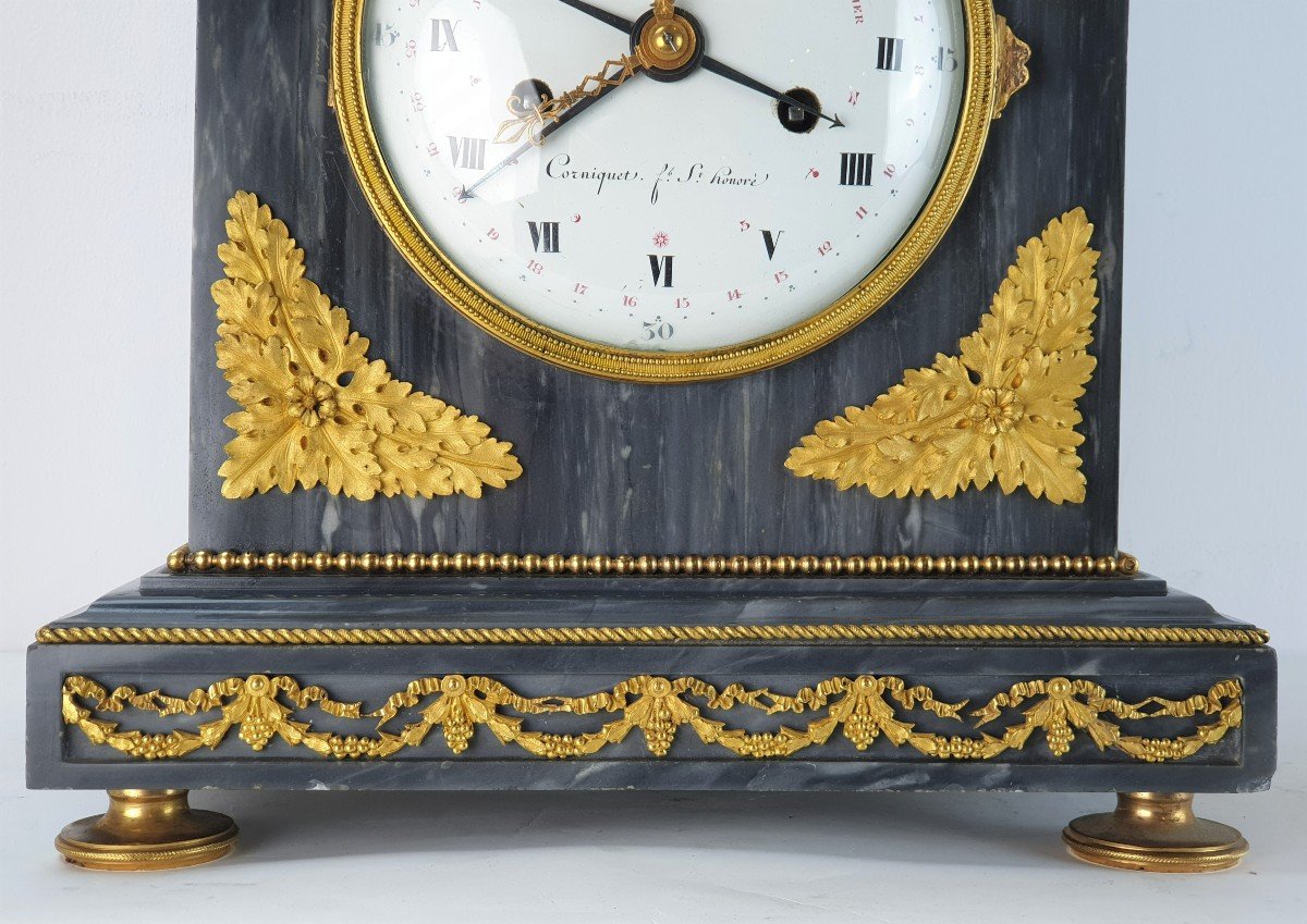 Directoire Clock In Marble Bronze Dore Corniquet Paris 18th Century-photo-2