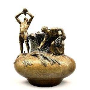 Antonin Larroux “Les Moissons” 1899 Grand vase en Bronze Patiné