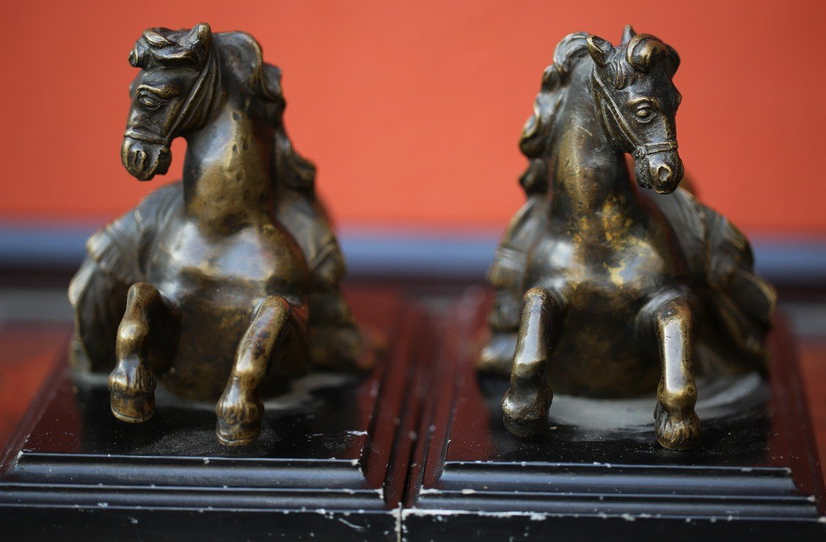 Pair Of Paperweight Plates, Lying Horses, Bronze With Brown Patina Late 18th Century-photo-4