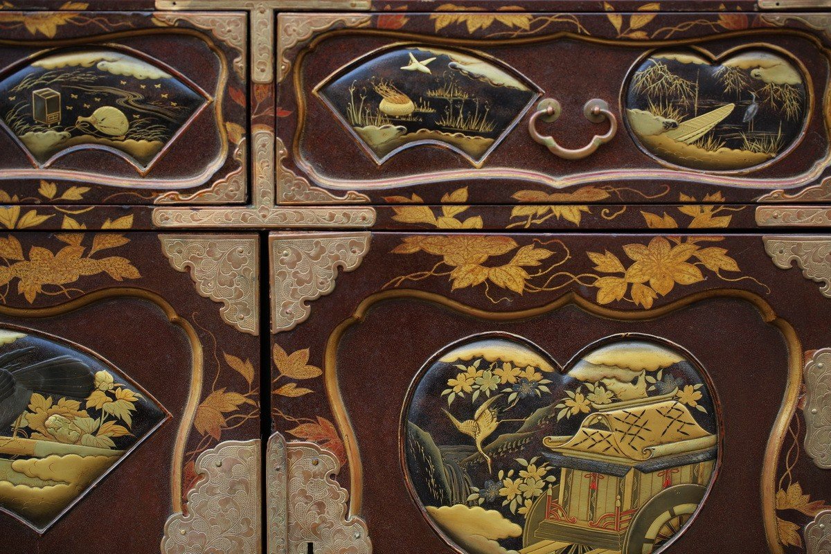 Japan Edo Period, Small Lacquer Cabinet.-photo-1