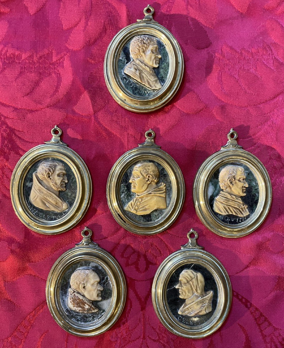 Rome Around 1780, Suite Of 6 Marble Medallions Representing Pope Profiles.