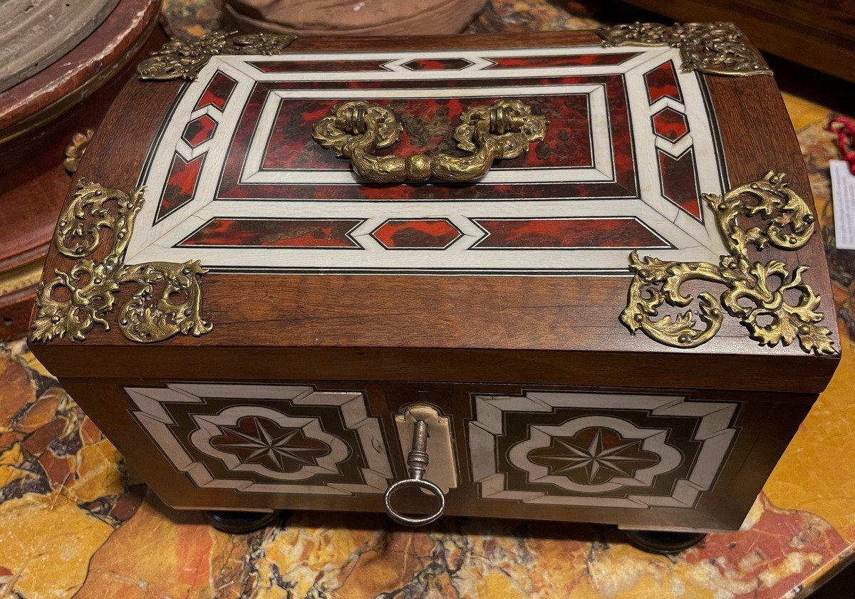 Petit Coffret d'époque Louis XIV En Marqueteries Bois, Ivoire écaille, Orné De Bronzes Dorés .-photo-4