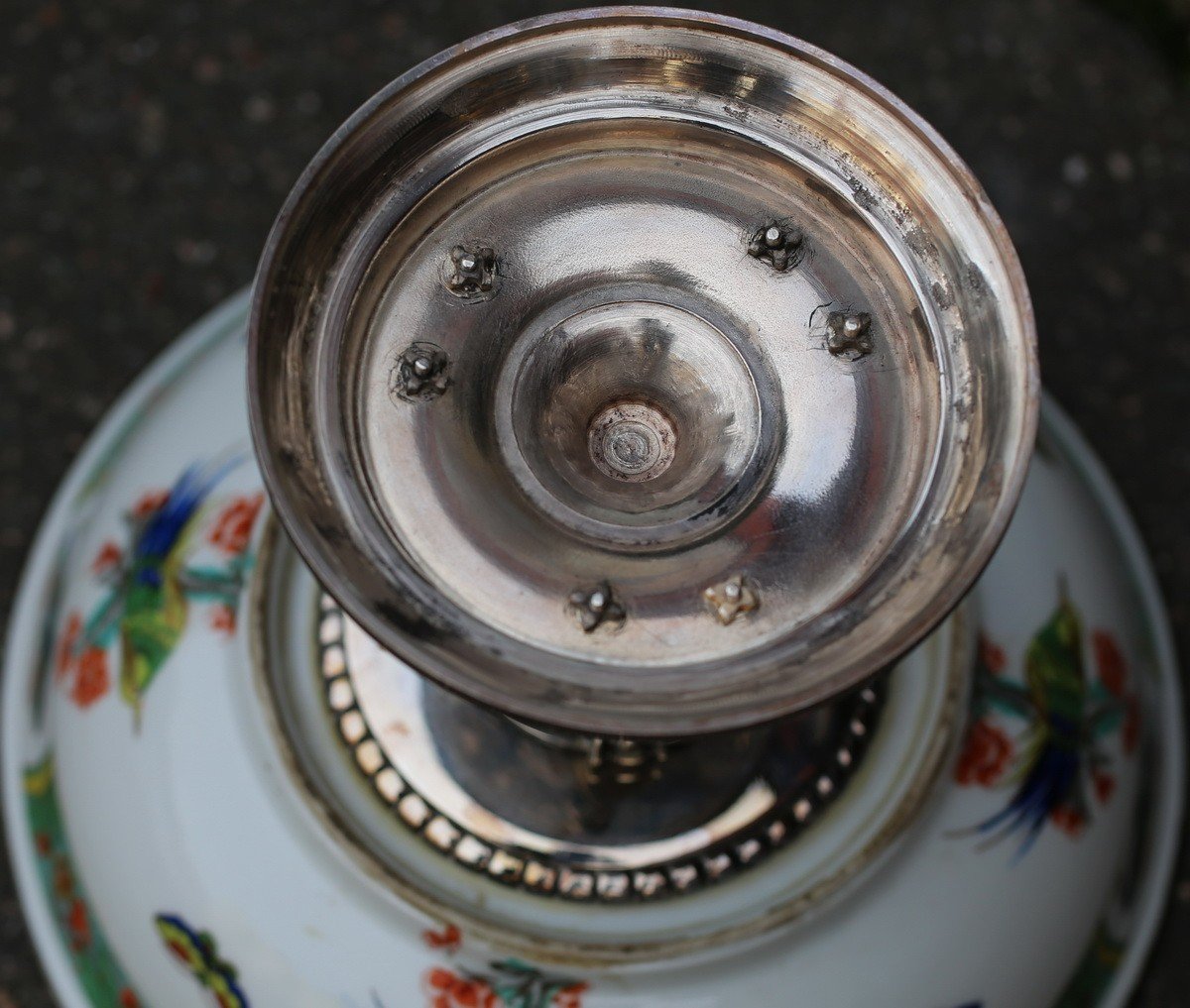 Odiot In Paris, Pair Of China Famille Verte Porcelain Cups With Silver Rims.-photo-2