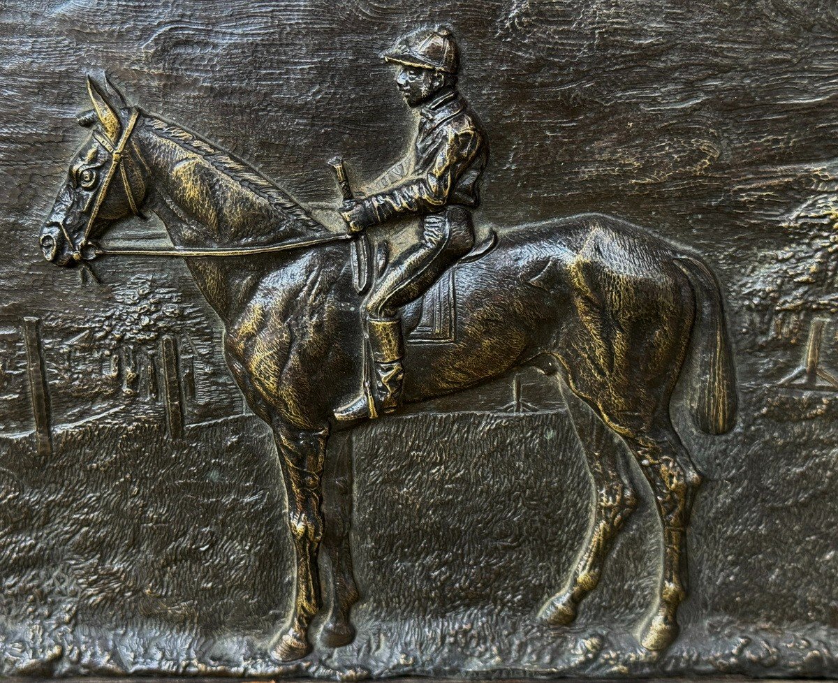 Plaque En Bronze Figurant Le Cheval Kilt (b De Rothschild) Et Son Jockey Cannon.-photo-2
