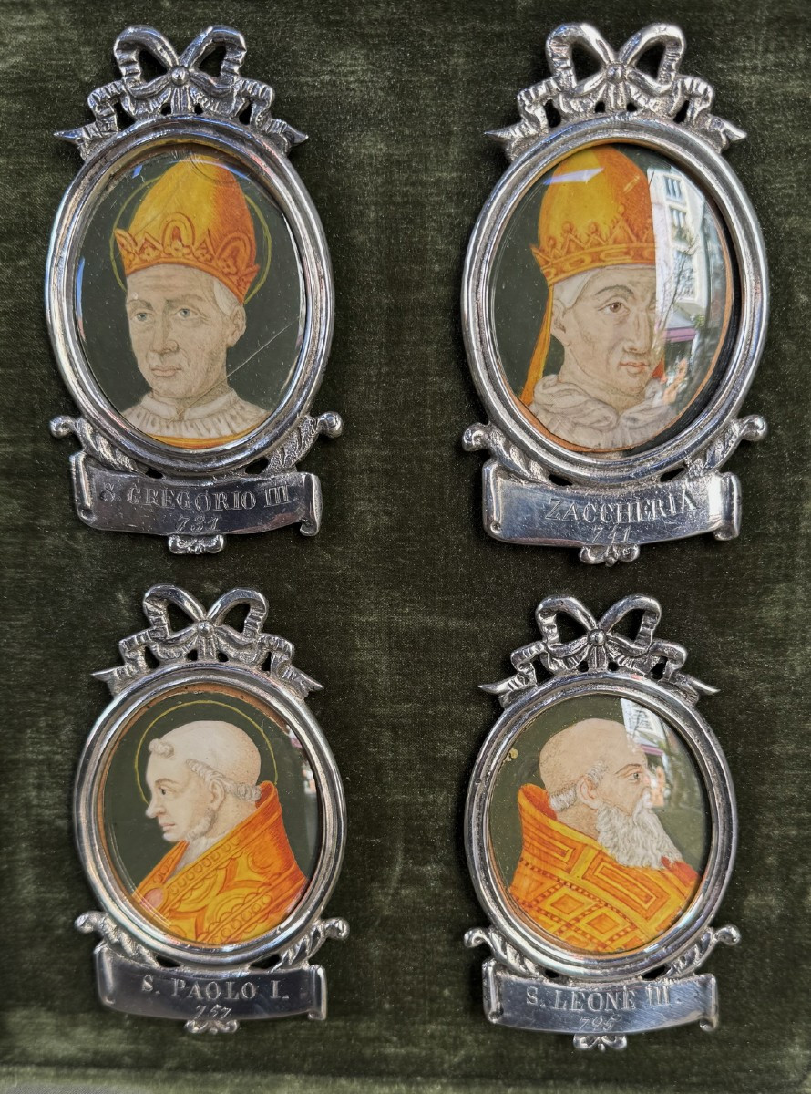 Ecole Italienne Du XVIIème, Rome, Série De 16 Portraits De Papes, Miniatures Sur Ivoire.-photo-1