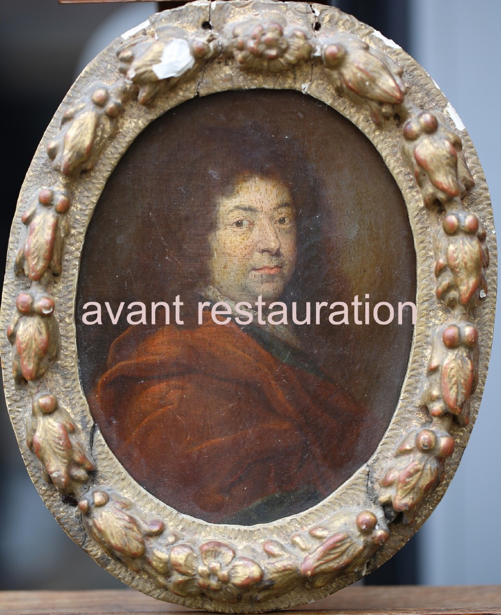 French School, Early 17th Century, Portrait Of A Man In A Red Coat, Oil On Panel, Oval View.-photo-3