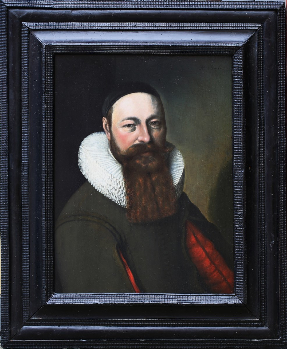 Ecole du Nord XVIIème, portrait d'homme barbu à collerette huile sur bois datée 1646.