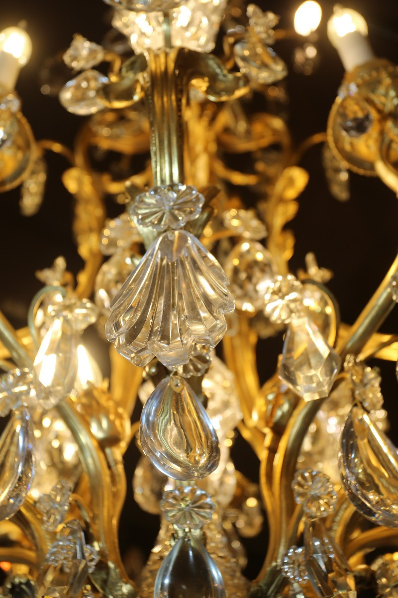 Lustre cage de style Louis XV attribué à Henri VIAN, bronze dorés ciselés et cristaux.-photo-4