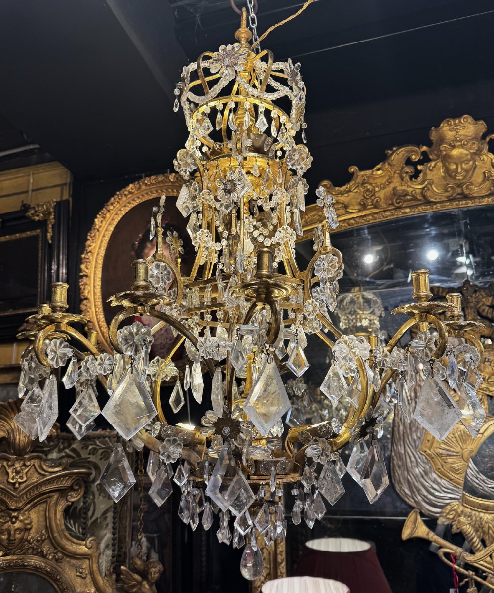 Italie époque début XVIIIème, lustre en métal doré et cristaux de roche.-photo-2