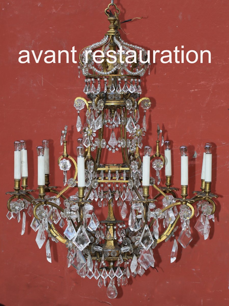 Italie époque début XVIIIème, lustre en métal doré et cristaux de roche.-photo-3