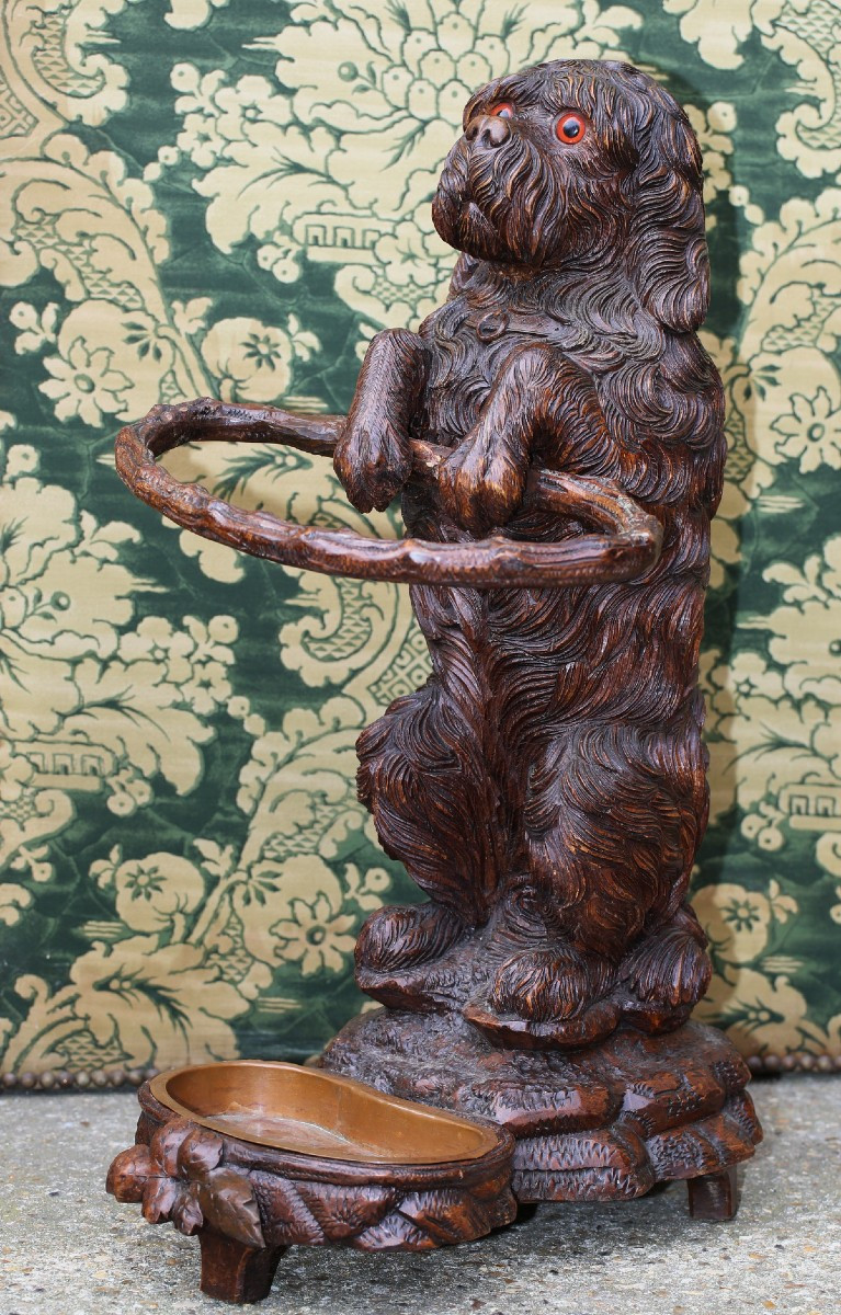 Black Forest Walking Stick And Umbrella Holder From The Late 19th Century, Depicting A Dog Sitting On Its Hind Legs.-photo-2