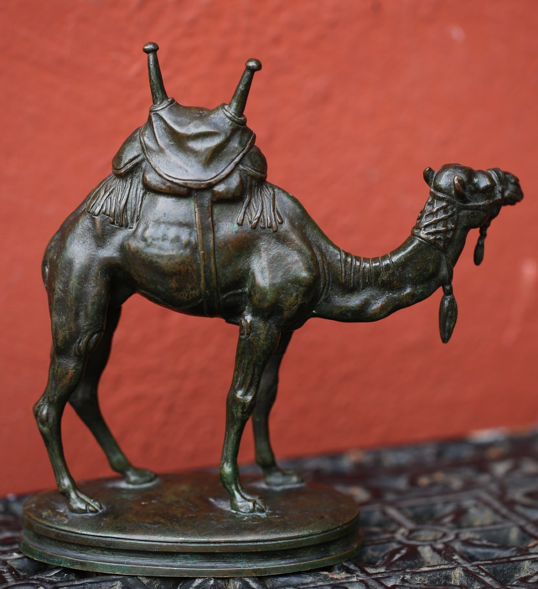 Alfred BARYE 1839-1882, le dromadaire sellé, bronze à patine brune .-photo-2