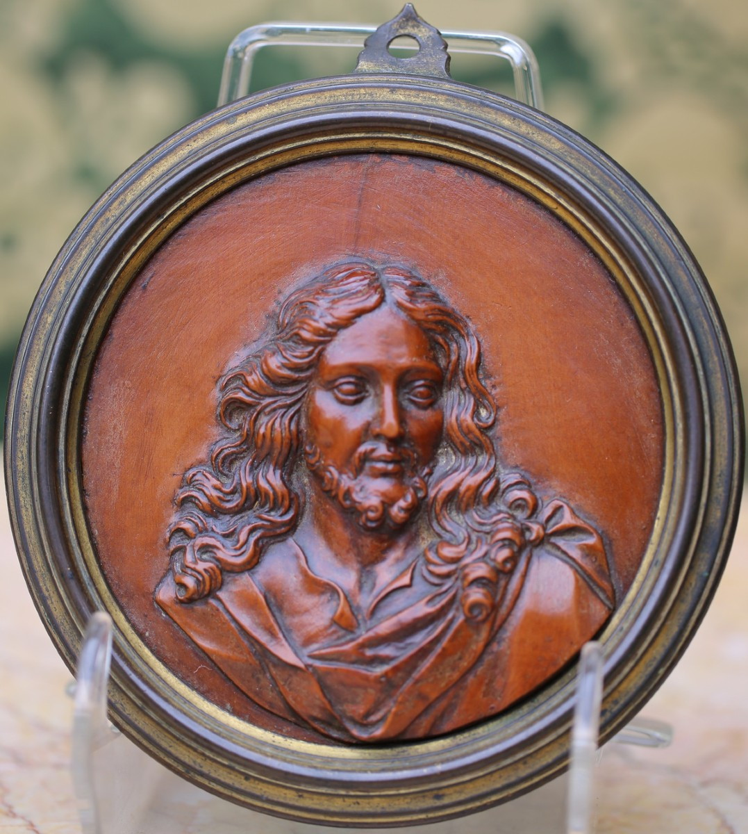 Italian School Of The 17th Century, Portrait Of Christ In Tondo, Finely Carved Boxwood.